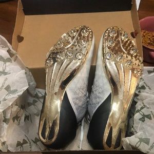 Track shoes